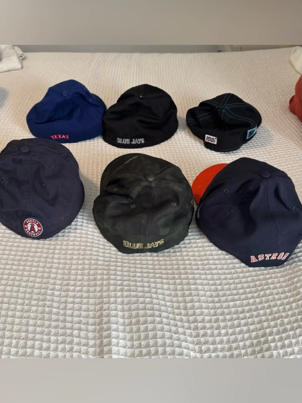 6 New Era Baseball Caps - Picture 3 of 9